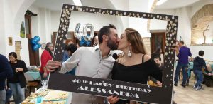 Cornice selfie decorata eventi per foto feste Ancona Macerata Ascoli Pesaro Marche Umbria